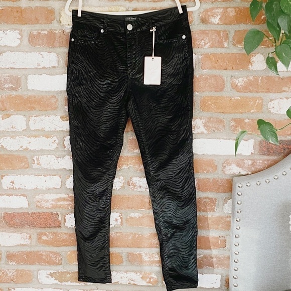 Ted Baker London Debra Zebra Skinny Jeans in Velvet Black NWT Size 27 - Picture 3 of 13